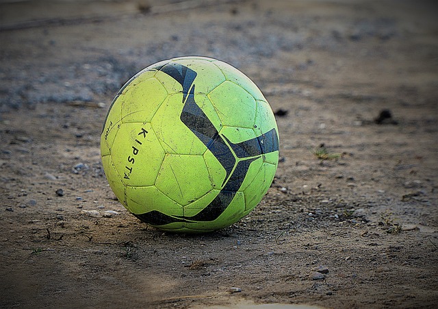 与商业收入 与商业收入